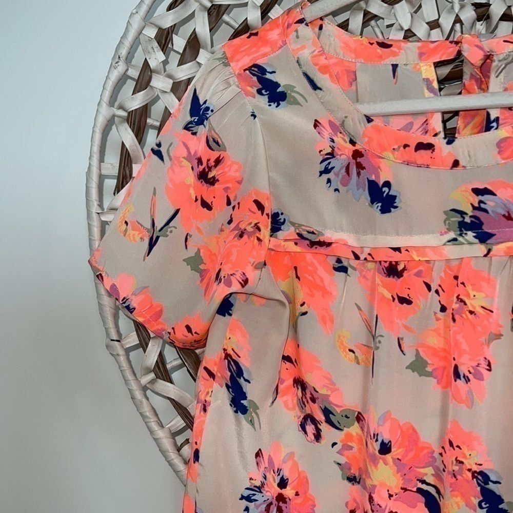 Japna floral tan and fluorescent pink blouse size small - Picture 2 of 6